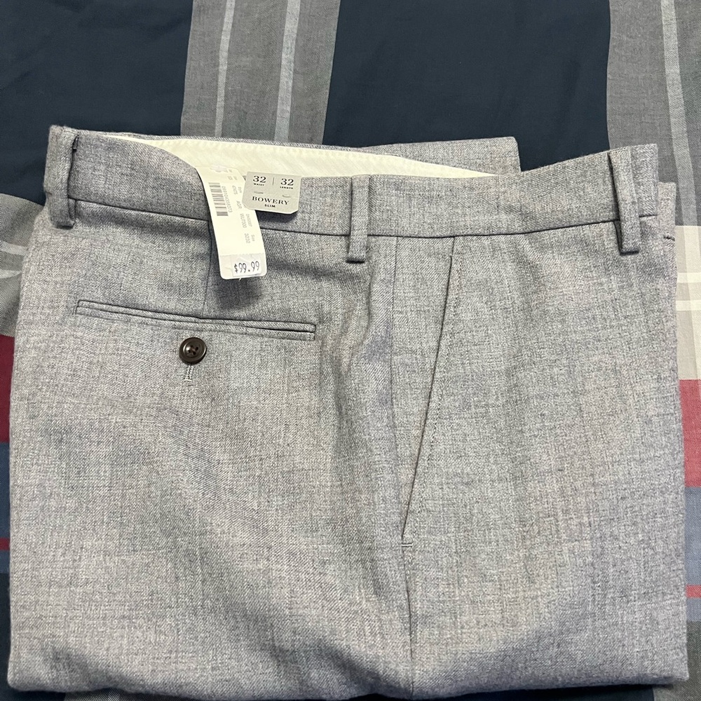 Men’s 
J. Crew “Bowery” 
Dress Pants
Size - 32” x 32”
Color - Gray